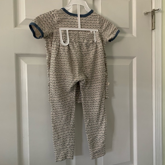 Childhoods Clothing Waves on Sand Set - Picture 4 of 7